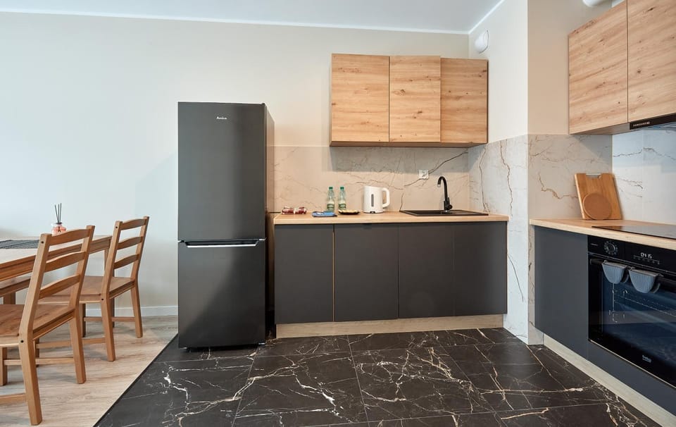 Kitchen or kitchenette, Dining area, dishwasher, oven, pet friendly, stove