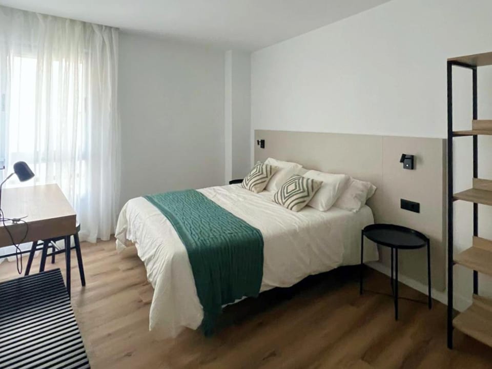 Bed, Seating area, Bedroom