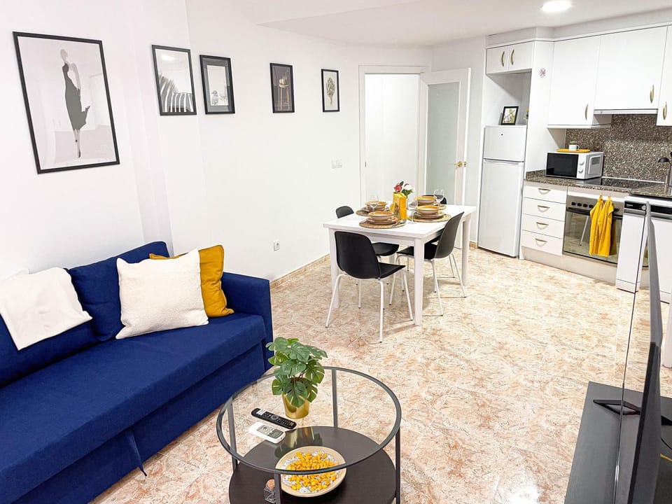 Yellow Apartment Lloret Apartment in Lloret de Mar