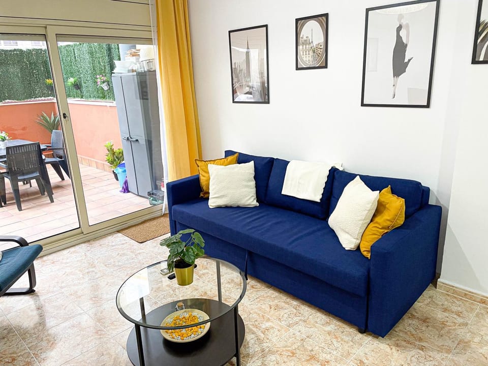 Yellow Apartment Lloret Apartment in Lloret de Mar