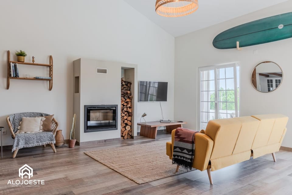 Communal lounge/ TV room, TV and multimedia, Living room, Seating area