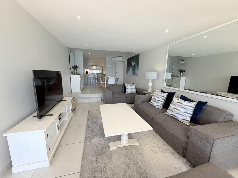 TV and multimedia, Kitchen or kitchenette, Living room, Lounge or bar, Seating area, Dining area, Beach, Beach, Evening entertainment, Family, Family, furniture, furniture, internet, internet, storage, storage, towels, towels, kitchen, kitchen, air conditioner, air conditioner