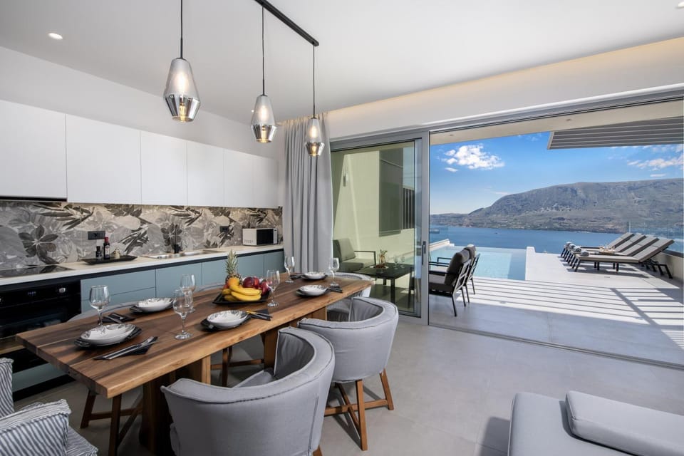 Natural landscape, Kitchen or kitchenette, Living room, Seating area, Dining area, Mountain view, Sea view