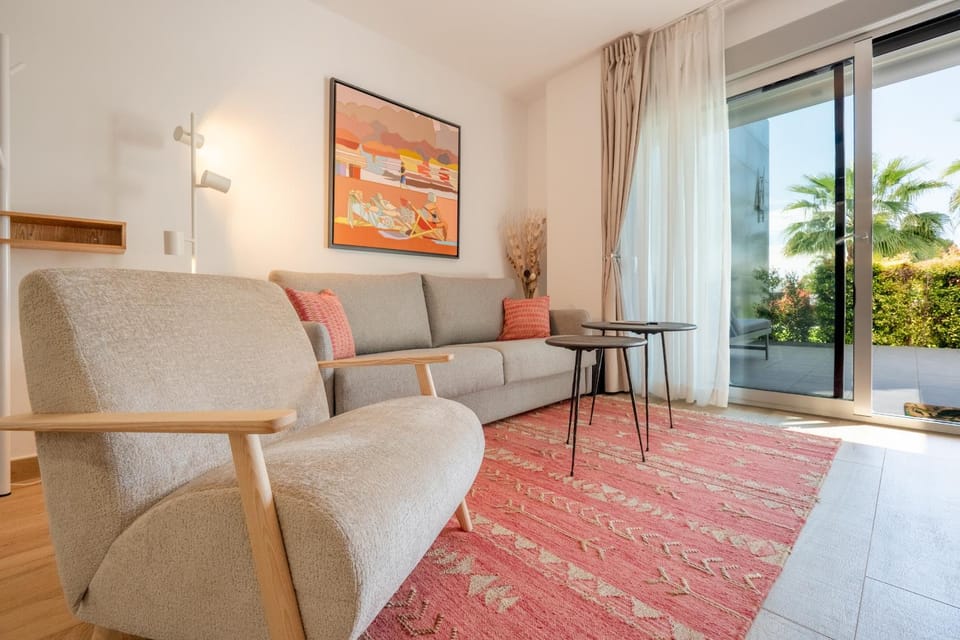Communal lounge/ TV room, Living room