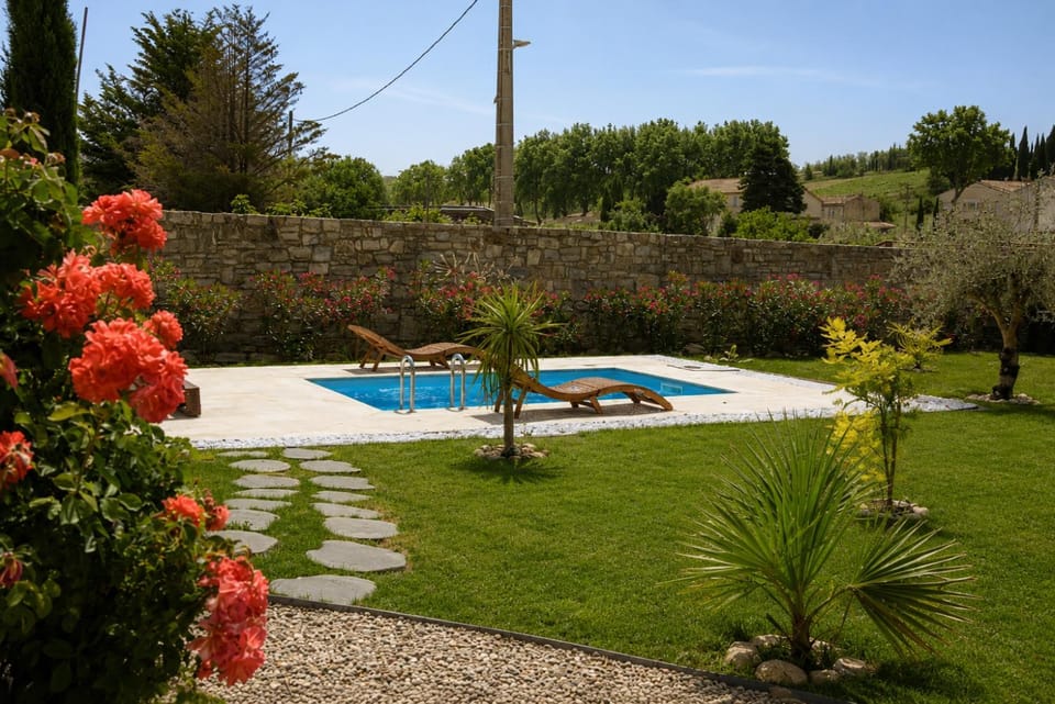 Tournissan L'Auberge du Chateau avec ça piscine House in Occitanie