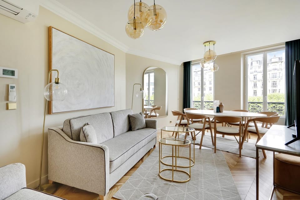Living room, Seating area, Dining area, air conditioner