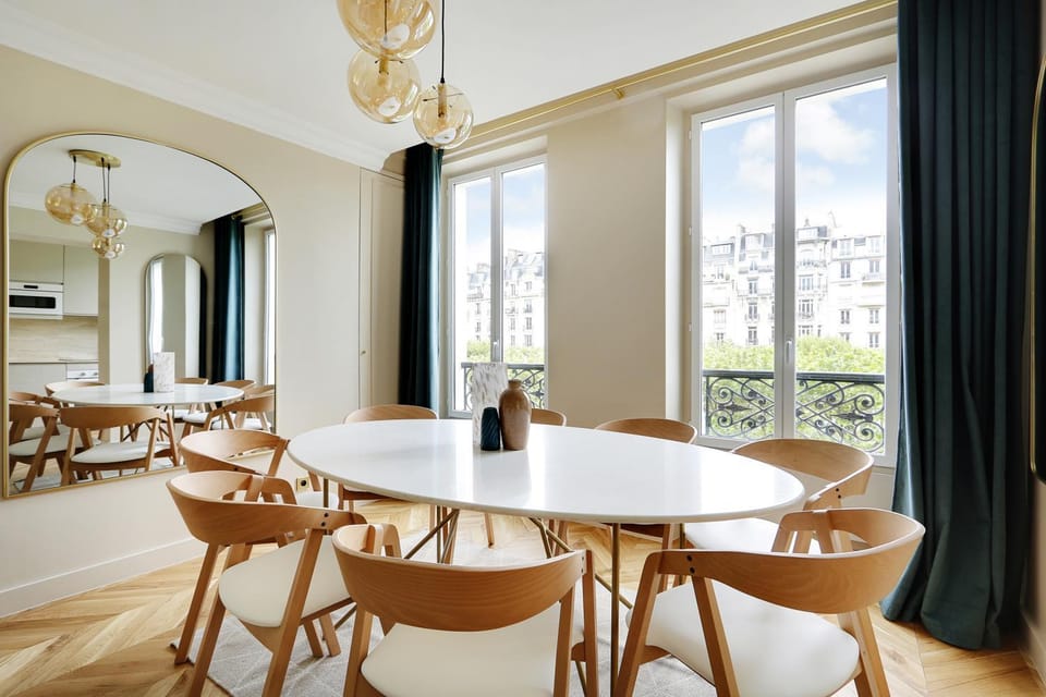 Seating area, Dining area