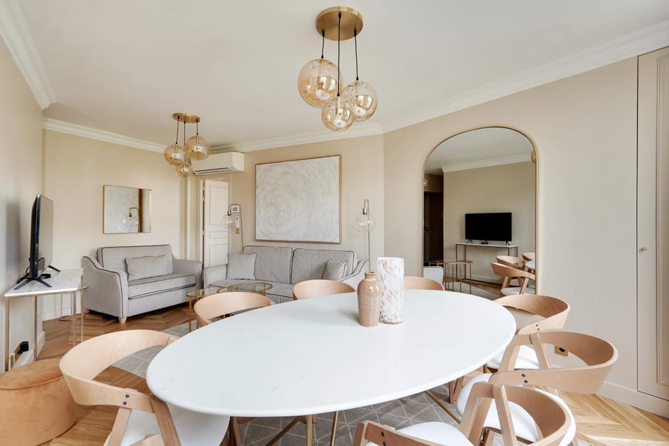 Communal lounge/ TV room, TV and multimedia, Kitchen or kitchenette, Living room, Seating area, Dining area
