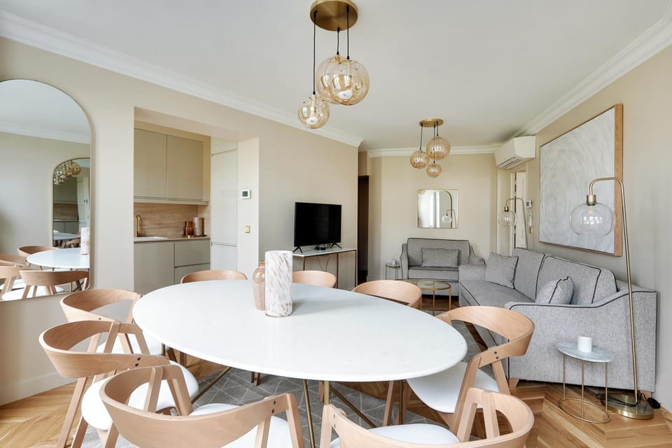 Communal lounge/ TV room, TV and multimedia, Kitchen or kitchenette, Living room, Seating area, Dining area