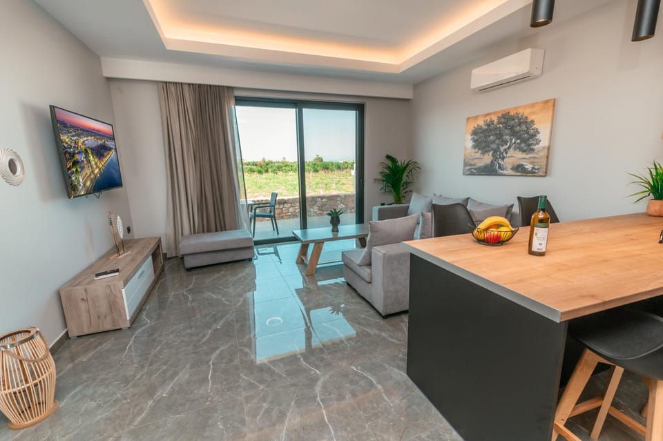 TV and multimedia, Balcony/Terrace, Living room, Seating area, Dining area, Inner courtyard view