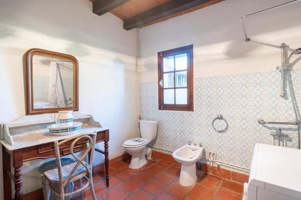 Toilet, Bathroom, Bath, bidet, towels