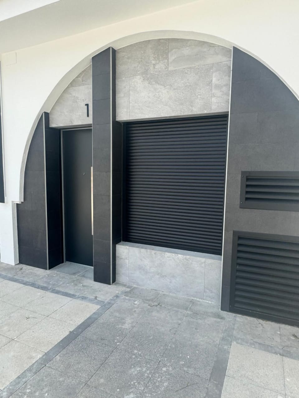 Facade/entrance