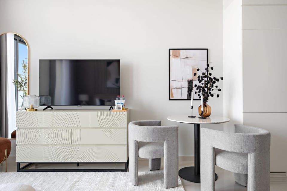 TV and multimedia, Dining area
