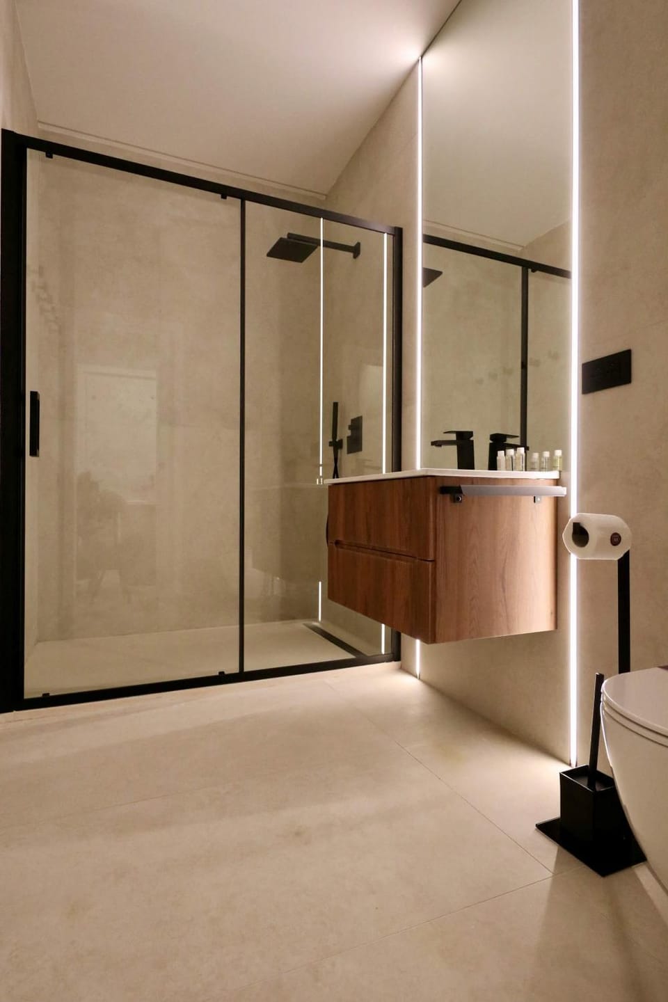 Shower, Toilet, Bathroom