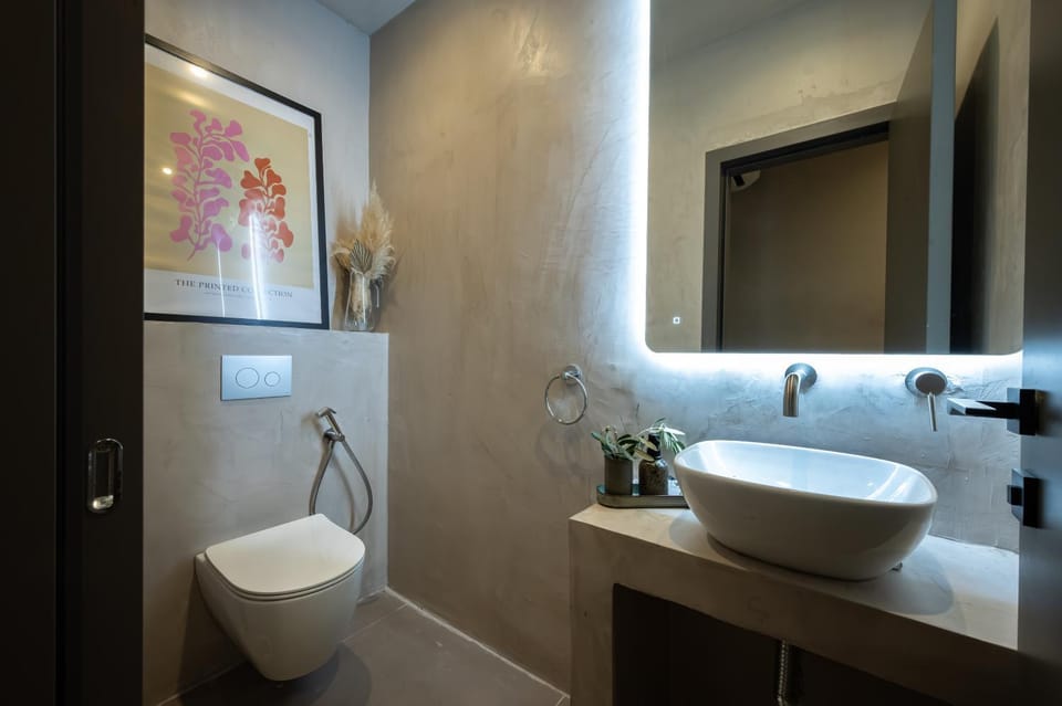 Toilet, Bathroom, Decorative detail, Decorative detail