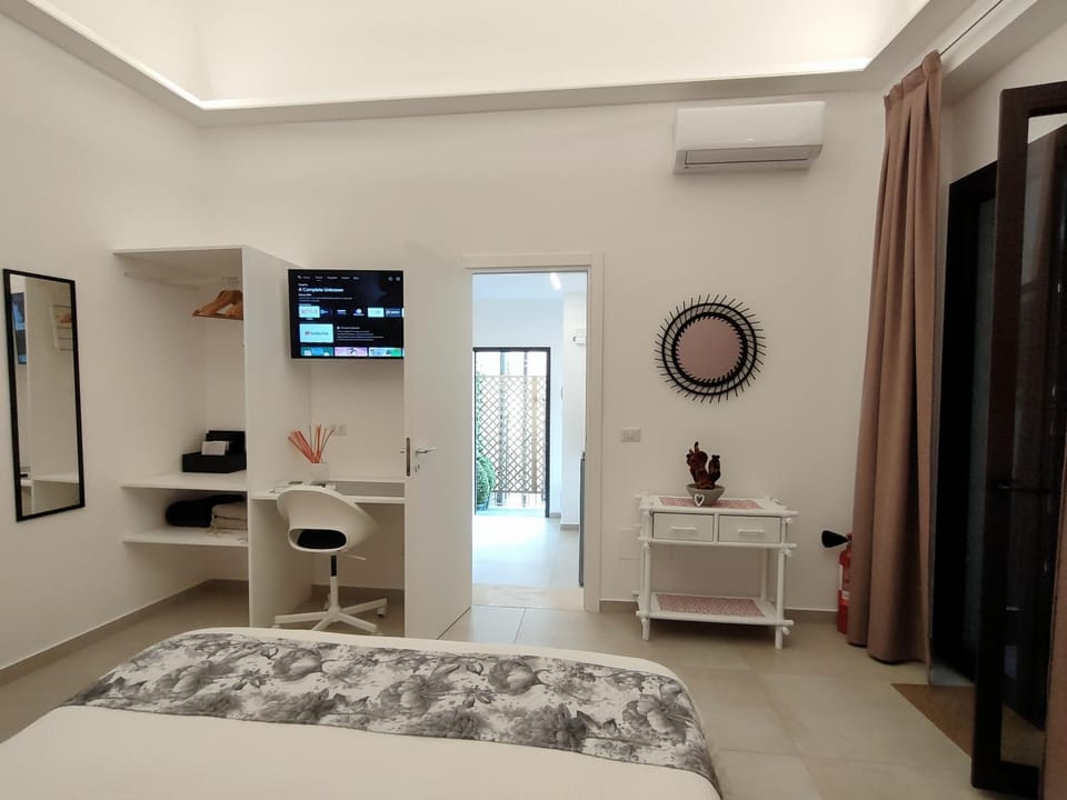 Bed, TV and multimedia, Bedroom, air conditioner
