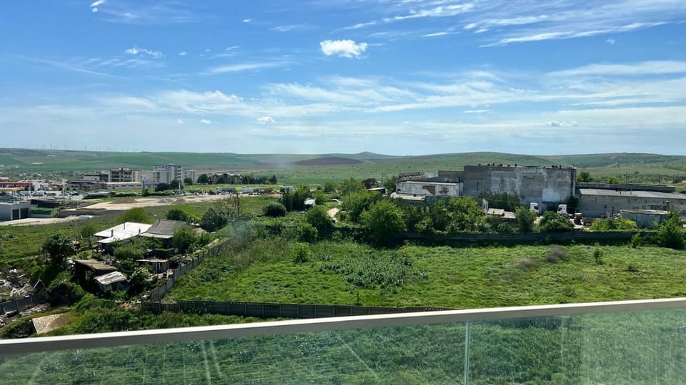 Natural landscape, Balcony/Terrace, City view, Mountain view