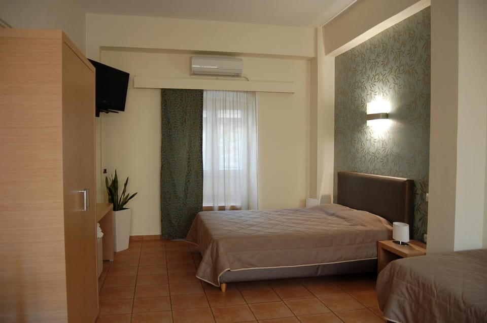 Bed, TV and multimedia, Bedroom, air conditioner