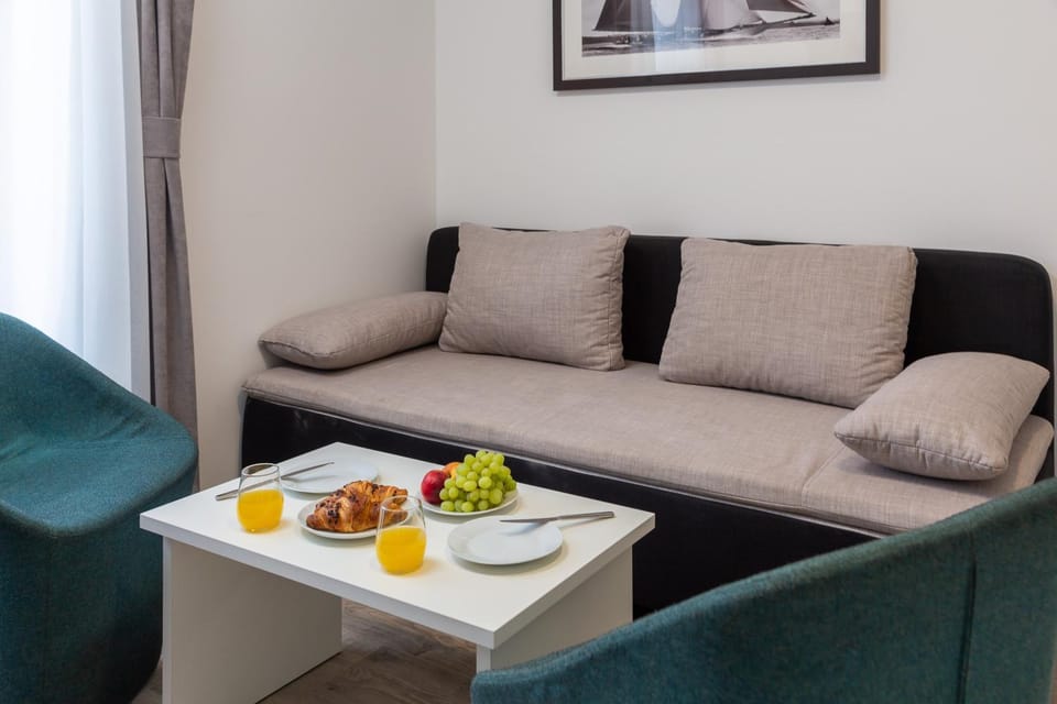 Providenca Beachfront Apartments II - Private Parking Apartment in Makarska