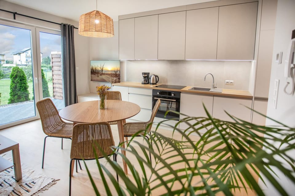 Kitchen or kitchenette, Dining area, pet friendly