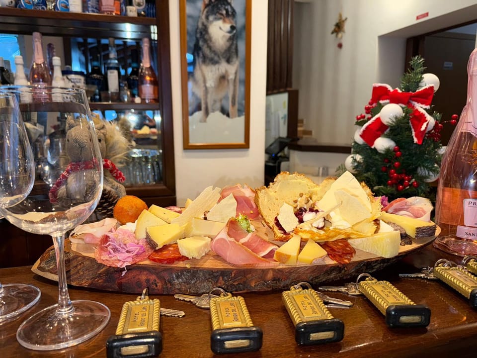 Food and drinks, Food, Lunch, Dinner