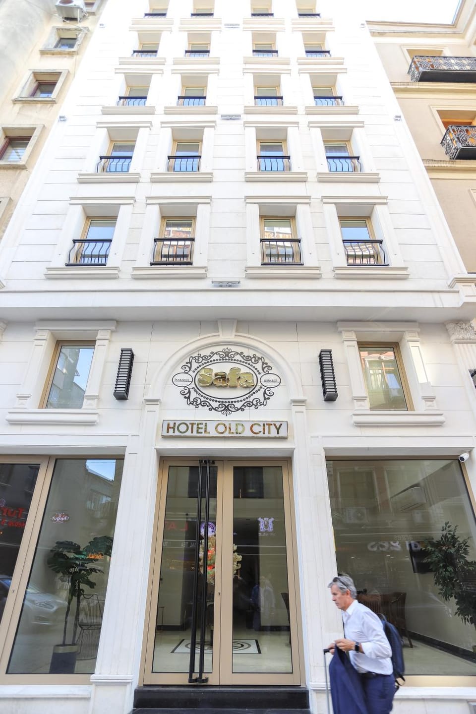 Property building, Facade/entrance