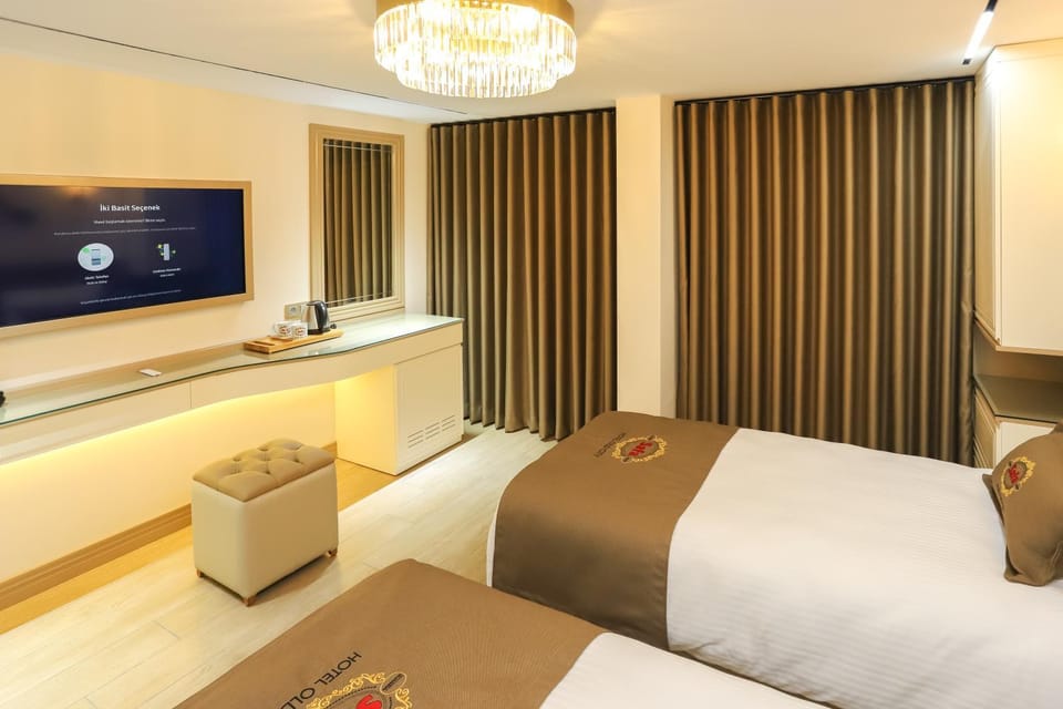 Bed, TV and multimedia, Bedroom