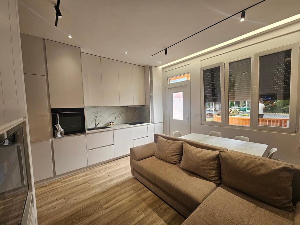 Geri's Beach Apartments Apartment in Tirana County, Albania