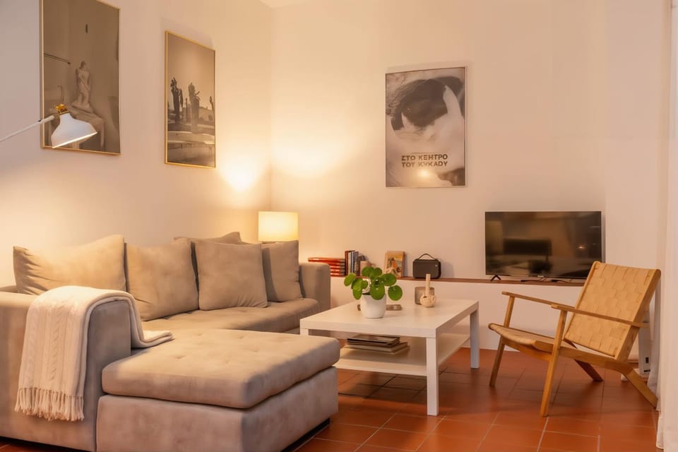 Spacious 3BD Apt with stunning view House in Athens
