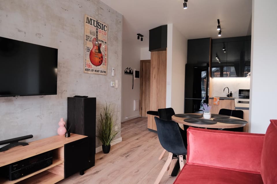 TV and multimedia, Kitchen or kitchenette, Living room, Seating area, Dining area, Evening entertainment
