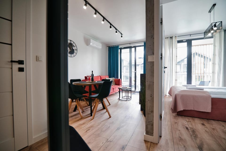 Bed, Living room, Photo of the whole room, Seating area, Dining area, Bedroom