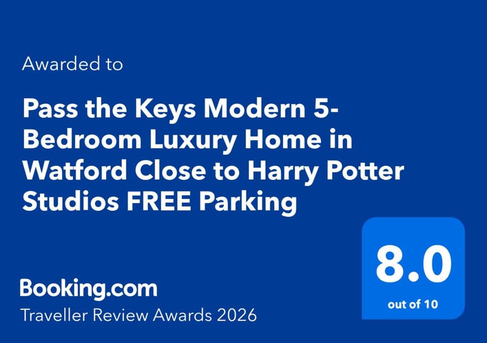 Pass the Keys Modern 5-Bedroom Luxury Home in Watford Close to Harry Potter Studios FREE Parking House in Watford