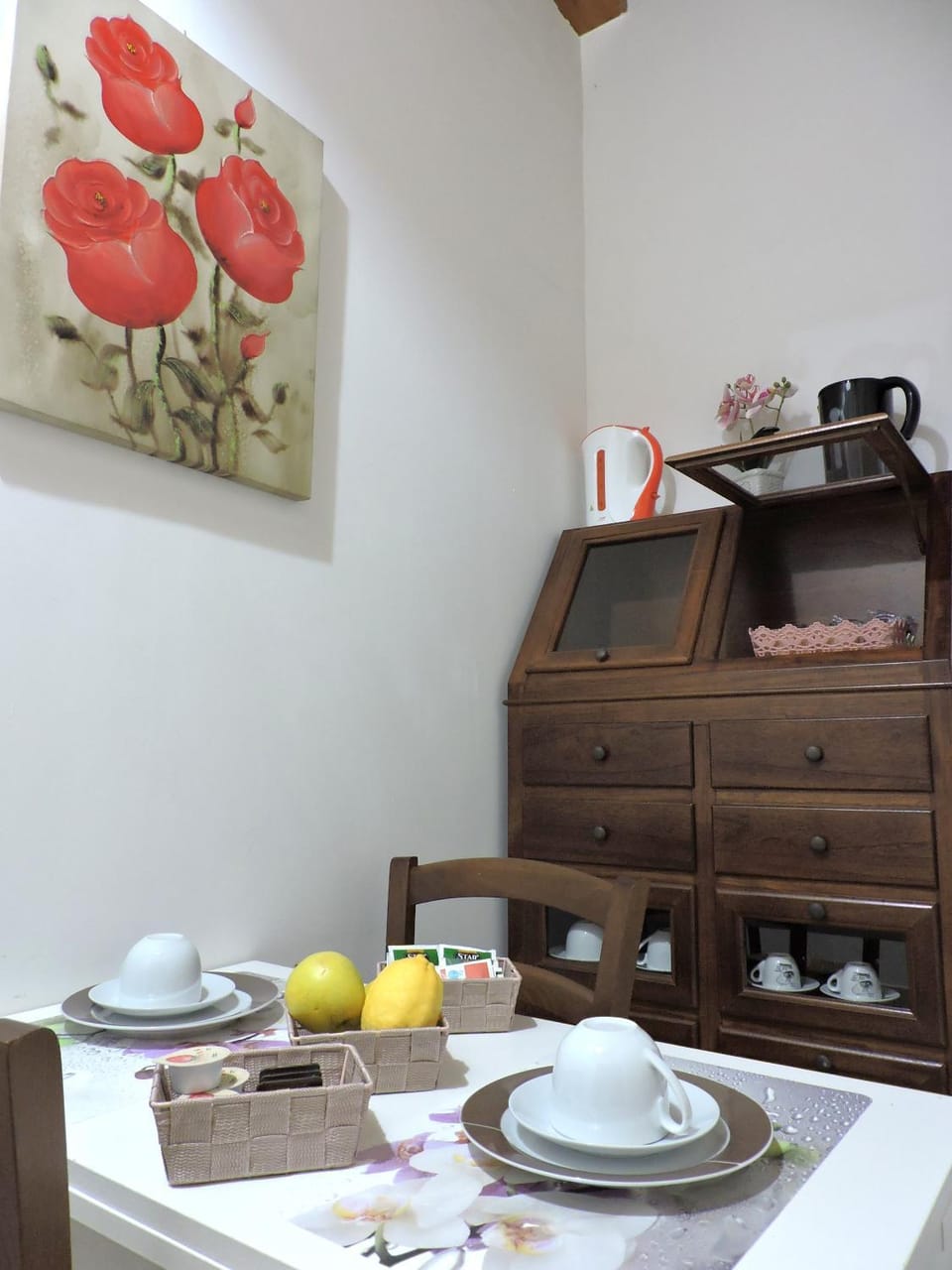 Coffee/tea facilities, Food and drinks, Breakfast