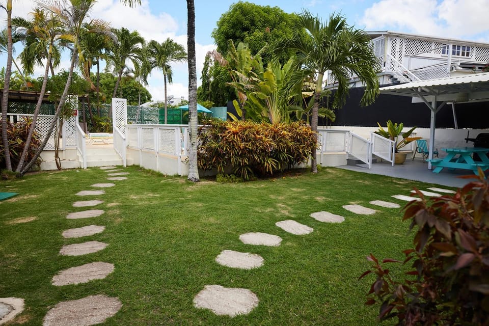 Southern Surf Beach Apartments Apartment hotel in Bridgetown