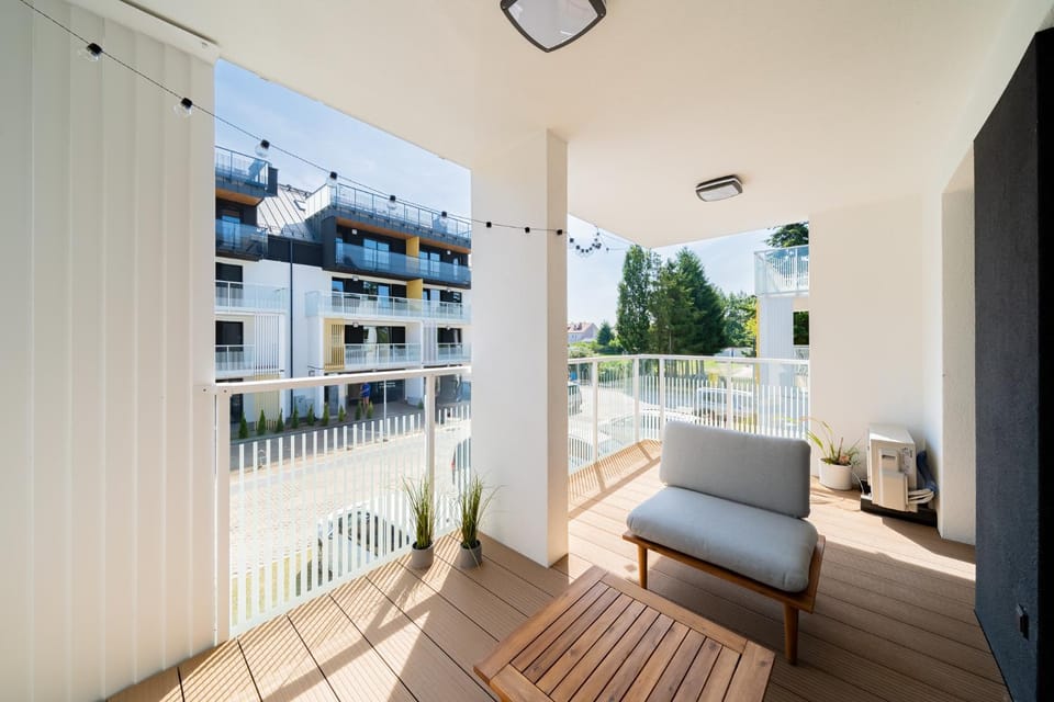 Toilet, View (from property/room), Balcony/Terrace, Quiet street view