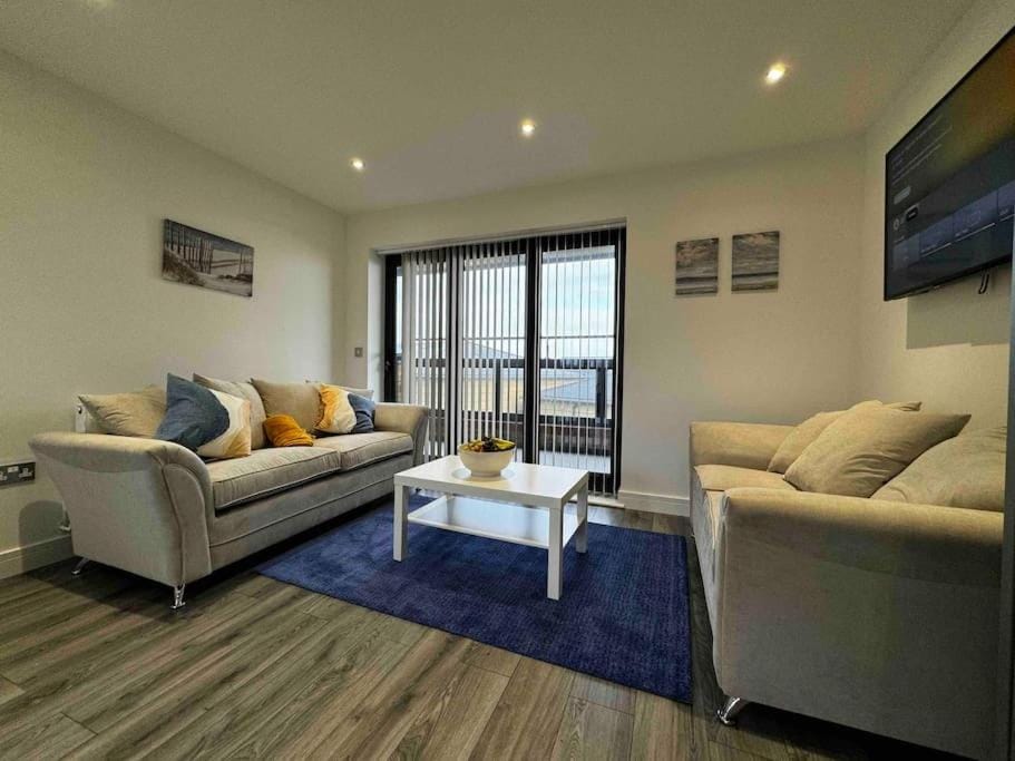 Driftwood - Hornsea Town House with Sea Views and Balconies House in England