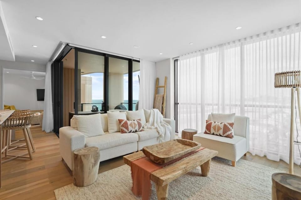 Elite Penthouse Escape Apartment in Palm Beach