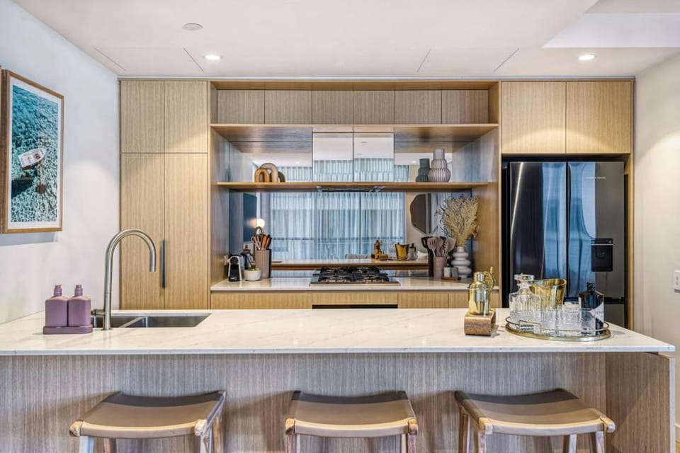 Deluxe Palm Beach Getaway Apartment in Palm Beach
