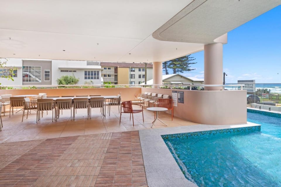 Deluxe Palm Beach Getaway Apartment in Palm Beach