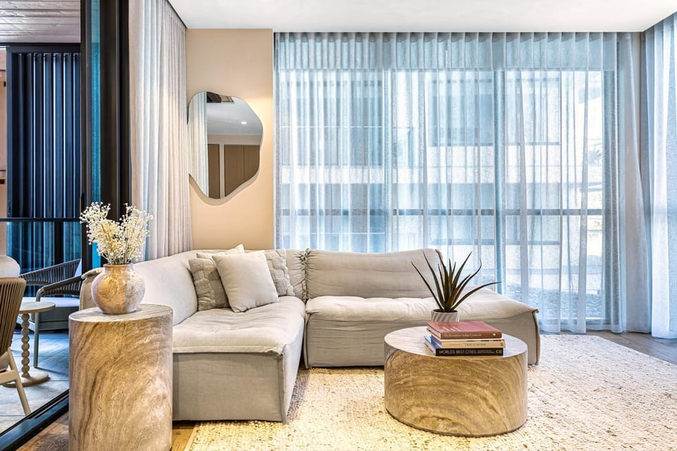Deluxe Palm Beach Getaway Apartment in Palm Beach