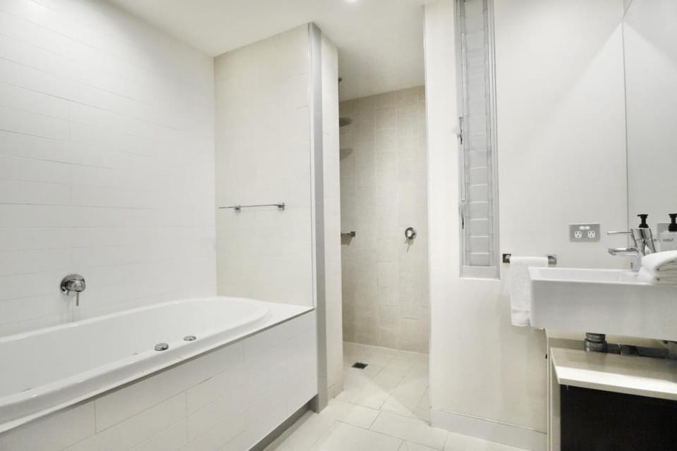 Bathroom, Bath