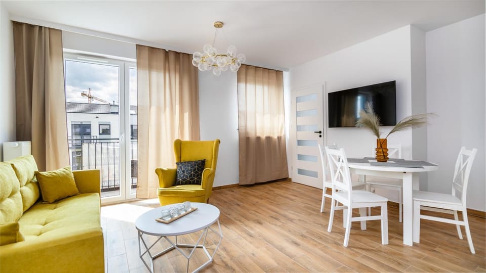 TV and multimedia, Living room, Dining area