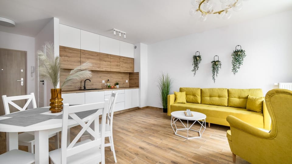 Kitchen or kitchenette, Living room, Seating area, Dining area