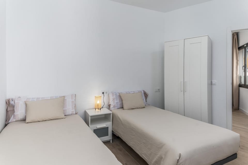 Bed, Photo of the whole room, Bedroom, wardrobe