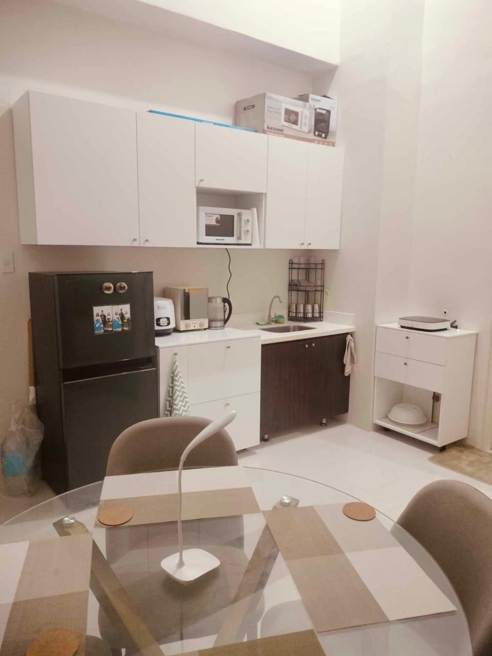 Kitchen or kitchenette, Dining area, oven, stove, toaster