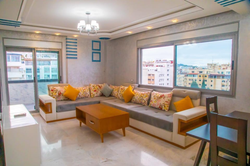 Tanger centre-ville - Appartement luxueux avec vue mer et piscine Apartment in Tangier
