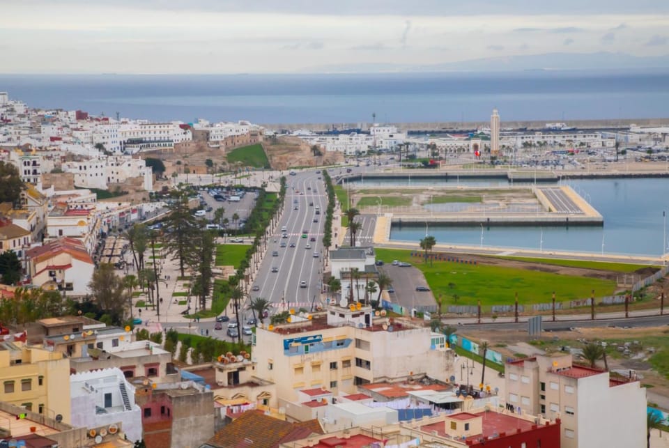 Tanger centre-ville - Appartement luxueux avec vue mer et piscine Apartment in Tangier