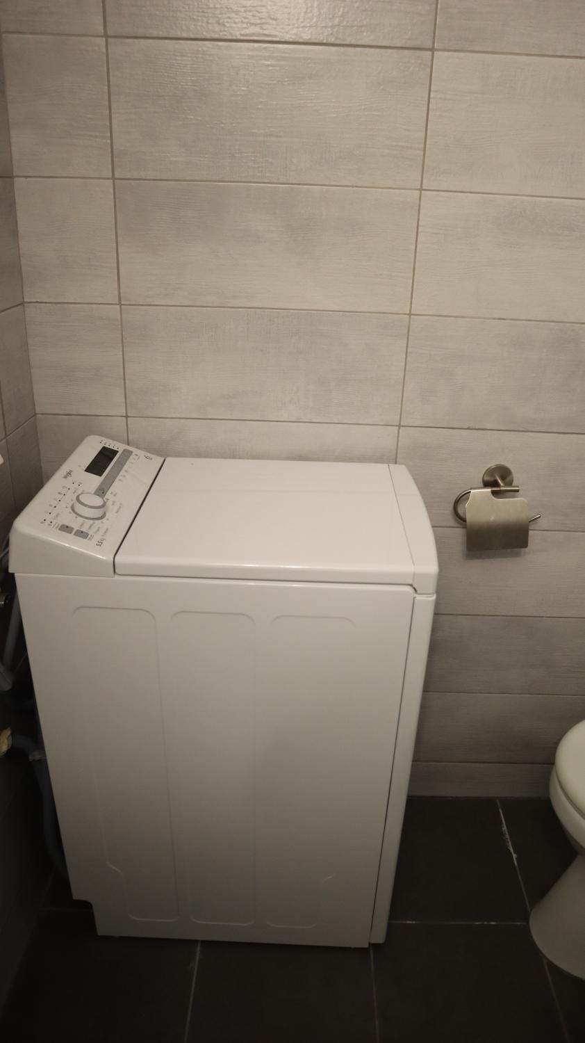 Bathroom, washing machine