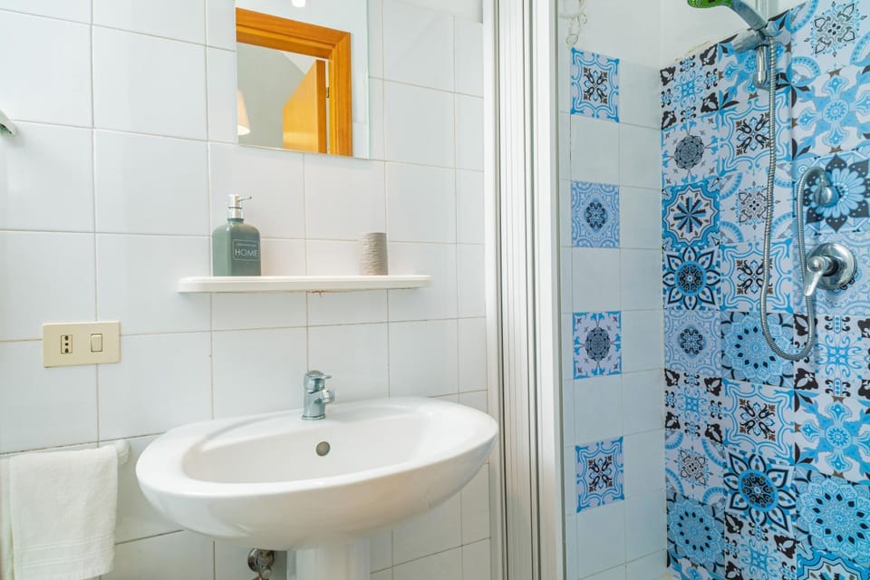 Bathroom, Living room