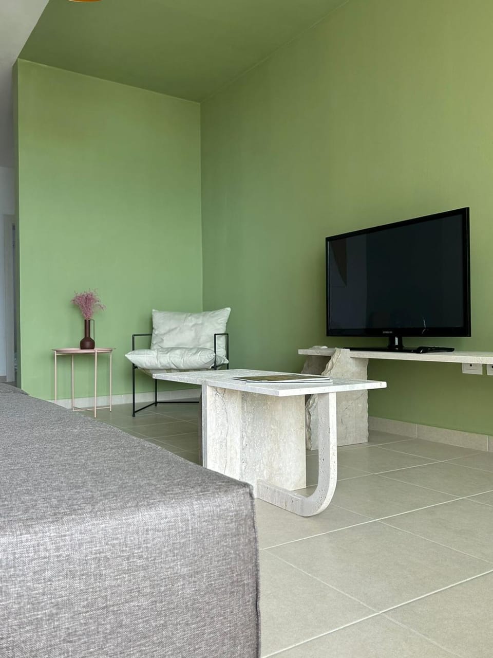 People, View (from property/room), Balcony/Terrace, Balcony/Terrace, Living room, Photo of the whole room, Decorative detail, Guests, City view, Sea view, Sea view, Street view, group of guests, Family, Quiet street view, air conditioner, air conditioner